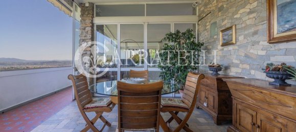 4 bedrooms Apartment in Florence, Italy No. 302704 9