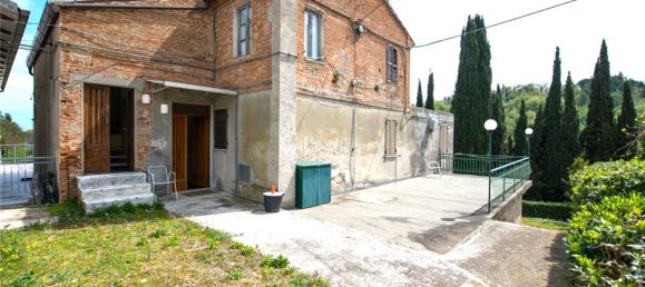 6 rooms House in Montefiore dell'Aso, Italy No. 106261 8