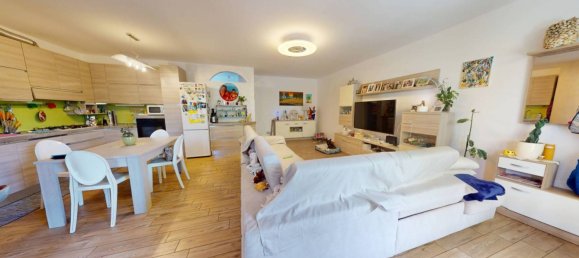 2 bedrooms Apartment in Malnate, Italy No. 265496 2