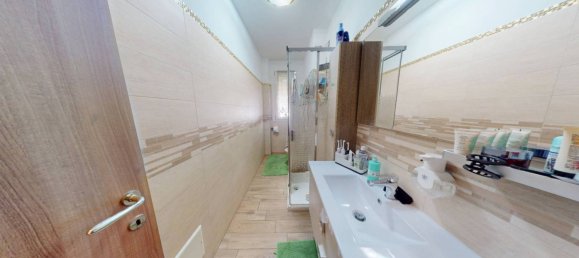 2 bedrooms Apartment in Malnate, Italy No. 265496 5