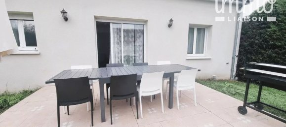 Casa de 4 dormitorios en Mont-pres-Chambord, France No. 220531 8