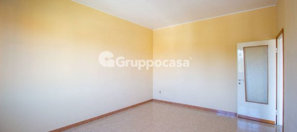 3 rooms Apartment in Magenta, Italy No. 15231 13