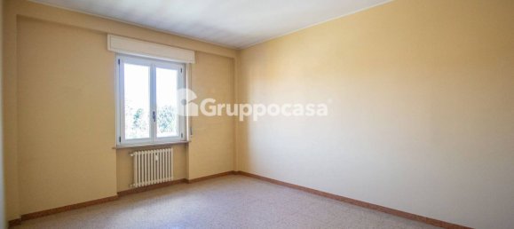3 rooms Apartment in Magenta, Italy No. 15231 10