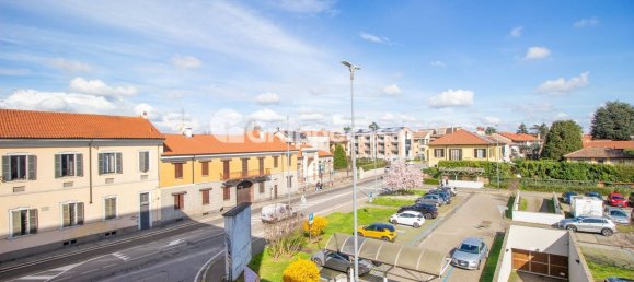 3 rooms Apartment in Magenta, Italy No. 15231 3