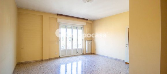 3 rooms Apartment in Magenta, Italy No. 15231 23