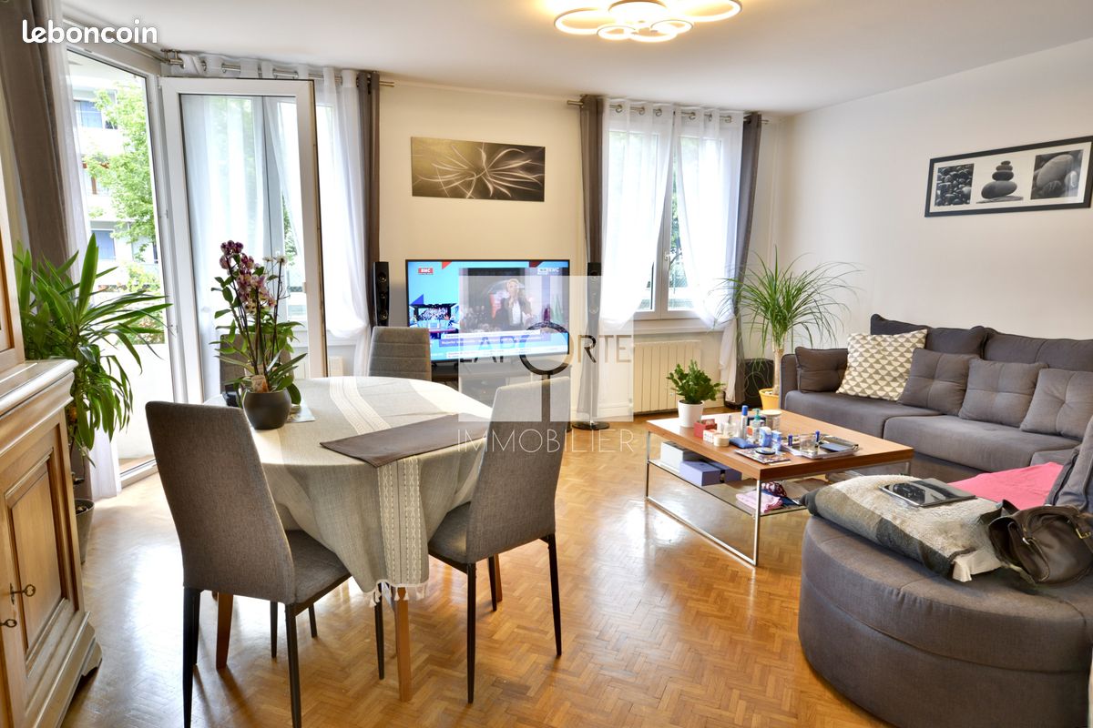 2 bedrooms Apartment in Annecy, France No. 191701