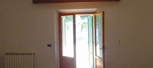 8 bedrooms House in Montalcino, Italy No. 377432 9