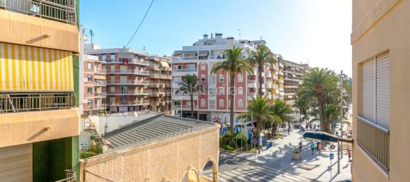 Apartamento de 4 dormitorios en Torrevieja, Spain No. 81984 27
