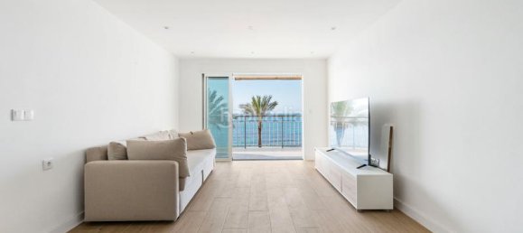 Apartamento de 4 dormitorios en Torrevieja, Spain No. 81984 4