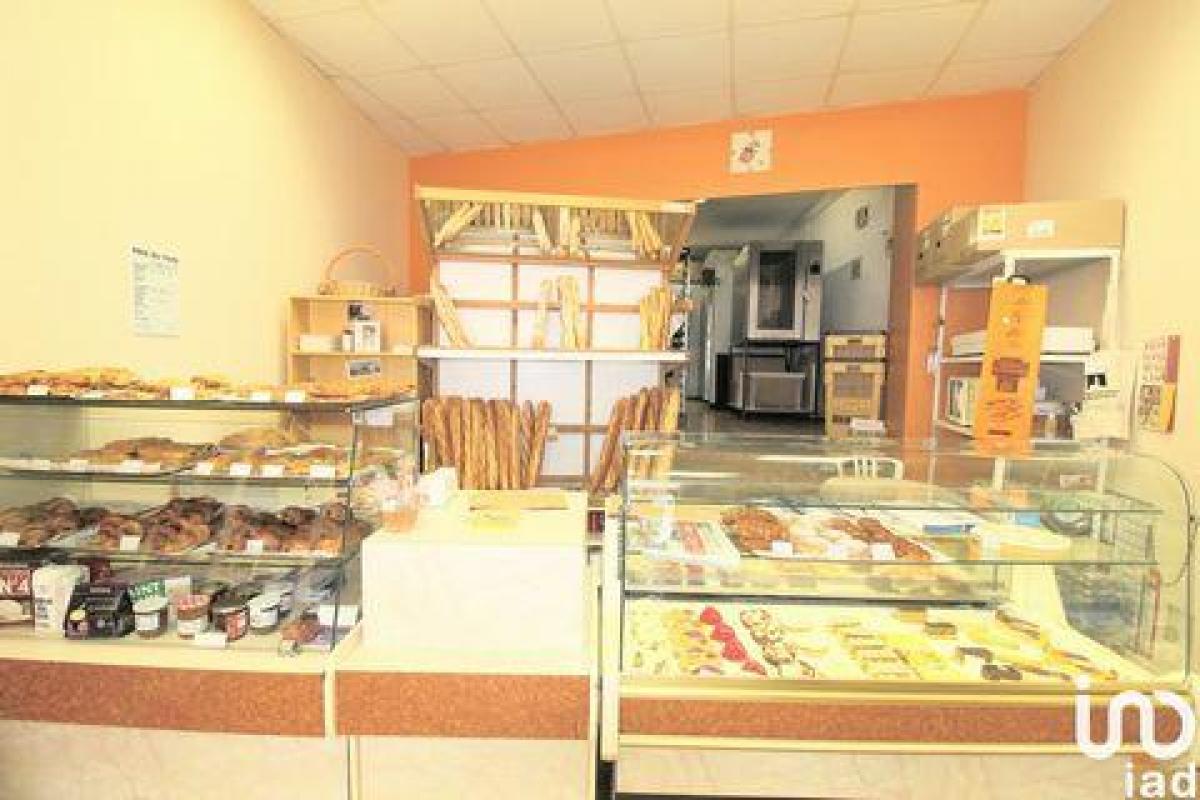 70m² Factory in Vauvert, France No. 20448