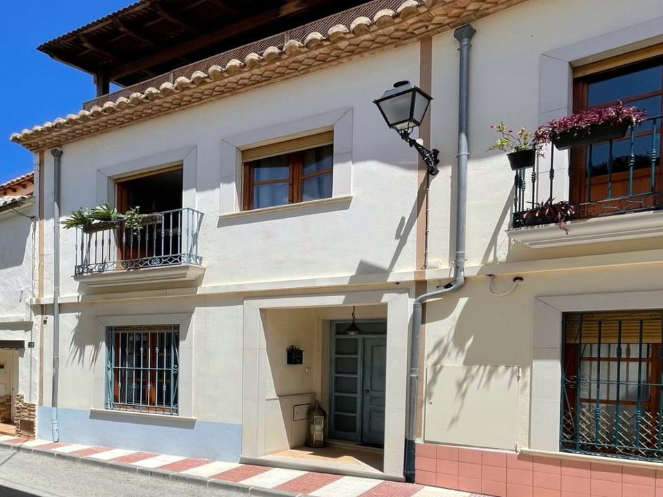 4 bedrooms Villa in Alicante, Spain No. 222496