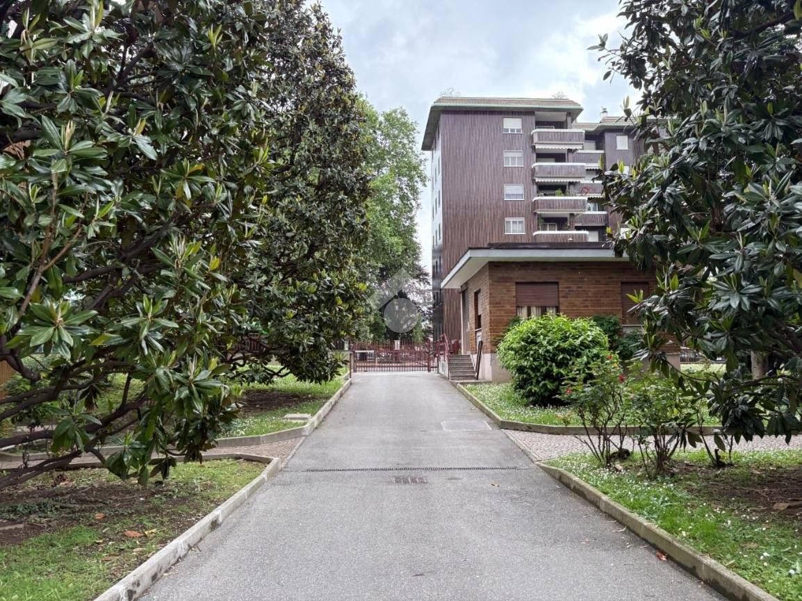 3 bedrooms Apartment in Milan, Italy No. 383280