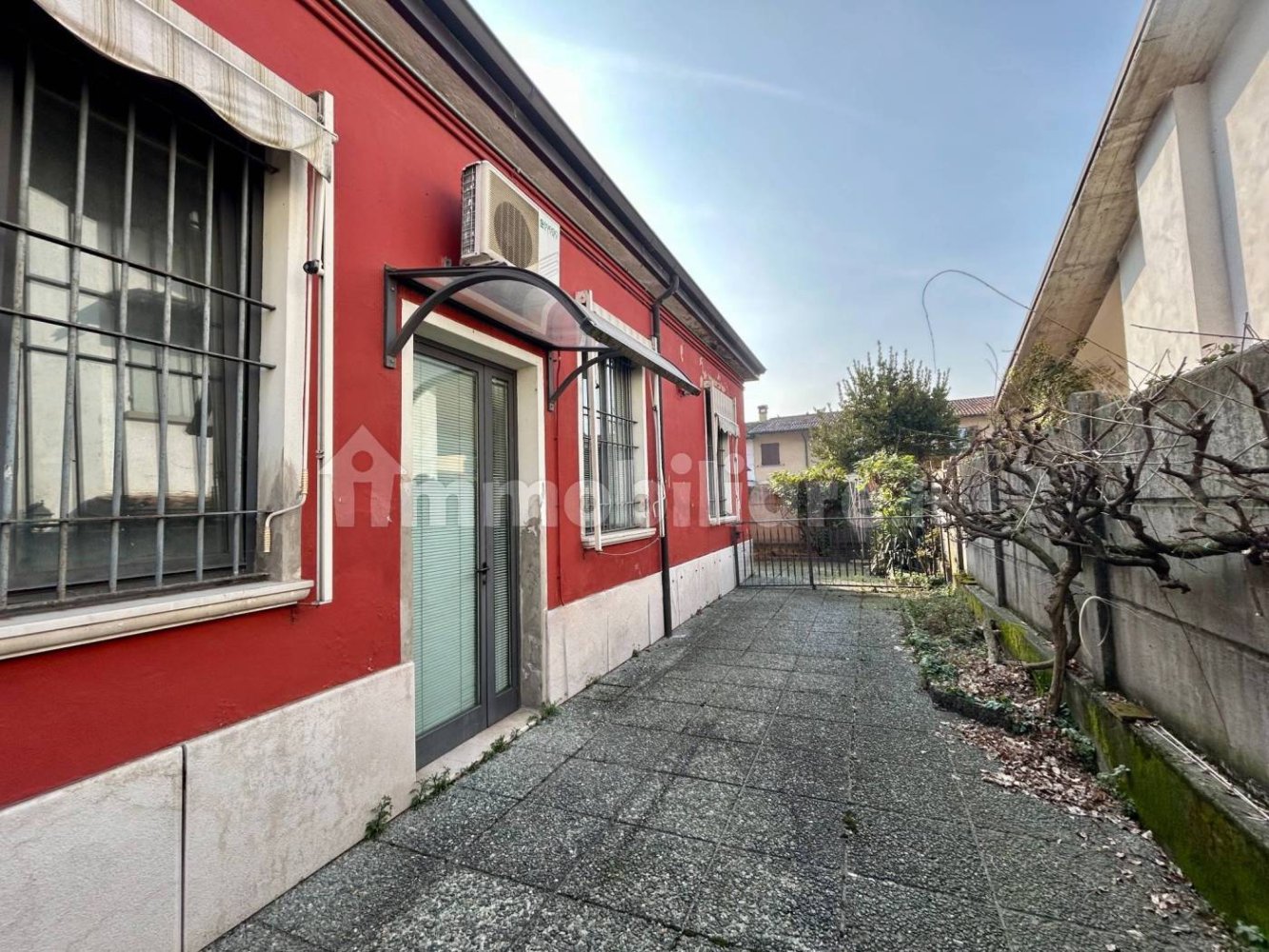 2-Zimmer Büro in Azzano Mella, Italy, Nr. 145258