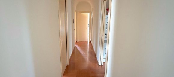 4 rooms Apartment in Monza, Italy No. 159216 5