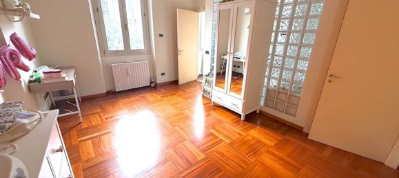 4 rooms Apartment in Monza, Italy No. 159216 9
