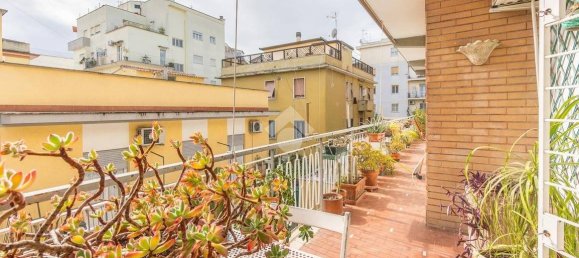 2 bedrooms Apartment in Rome, Italy No. 162653 15