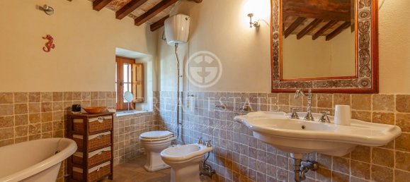 9 rooms House in Campello sul Clitunno, Italy No. 178549 27