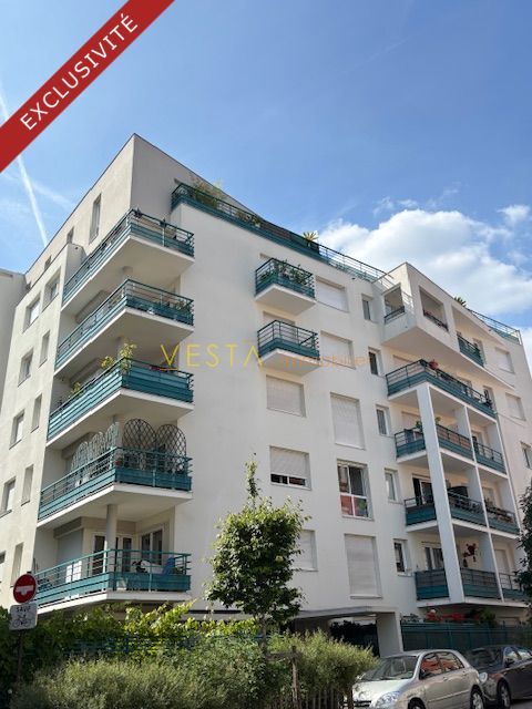 3 Schlafzimmer Wohnung in Montreuil, France, Nr. 281534