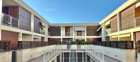 2 bedrooms Apartment in Florence, Italy No. 353119 15