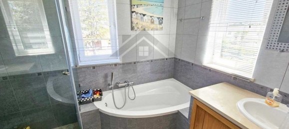 4 Schlafzimmer Haus in Ferragudo, Portugal, Nr. 100449 32