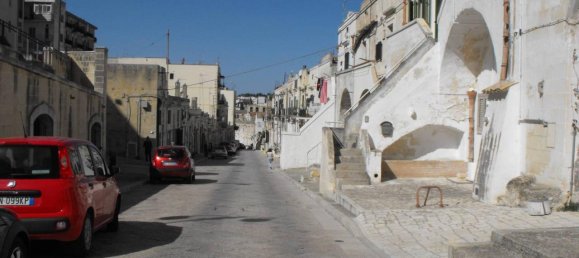 Квартира с 4 комнатами в Матера, Италия № 72882 18