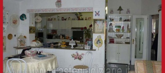5 bedrooms Apartment in Rome, Italy No. 330859 25