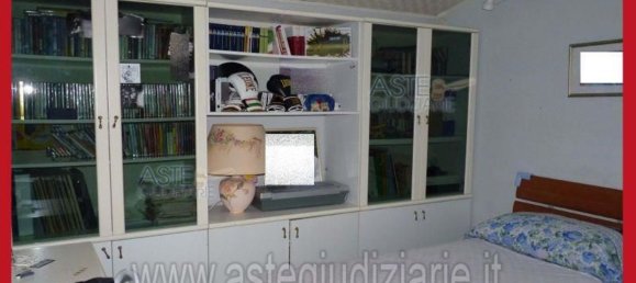 5 bedrooms Apartment in Rome, Italy No. 330859 9