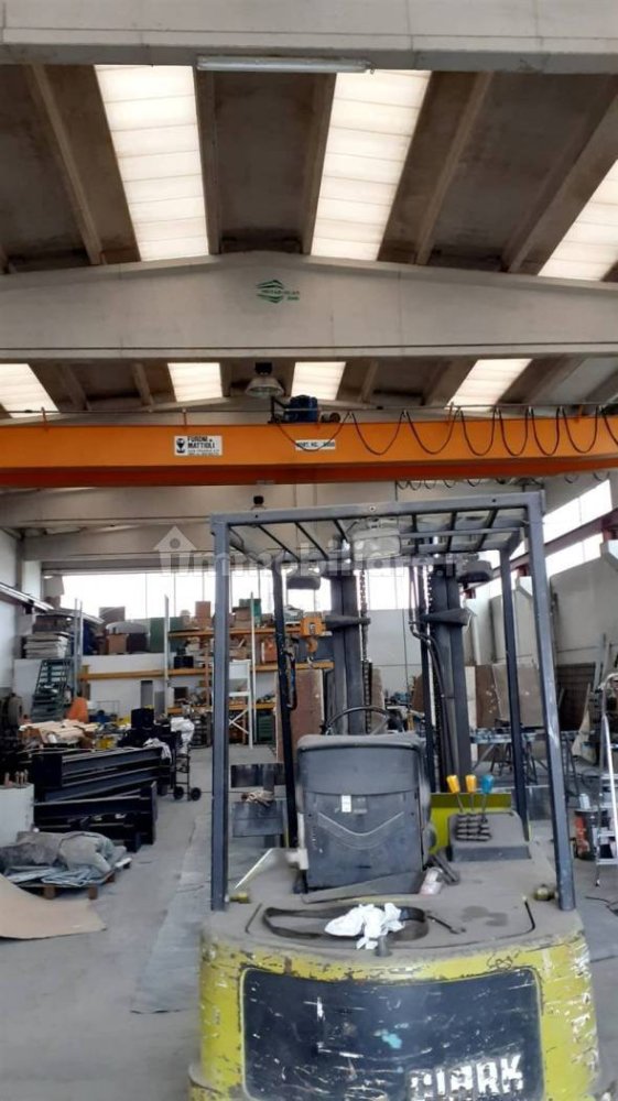 3 rooms Warehouse in Mirandola, Italy No. 230046