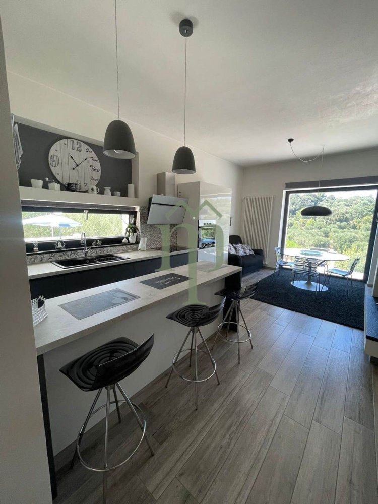 Вилла с 5 комнатами в Чистернино, Италия № 147539