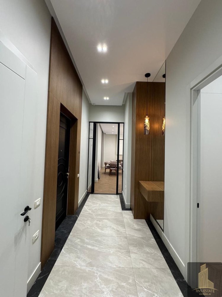 4 bedrooms Apartment in Khatay, Azerbaijan No. 1540