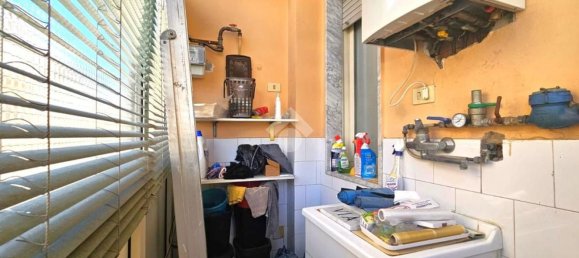 3 rooms Apartment in Naples, Italy No. 31595 16