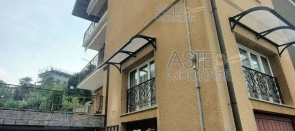 5 rooms House in Besozzo, Italy No. 93901 9