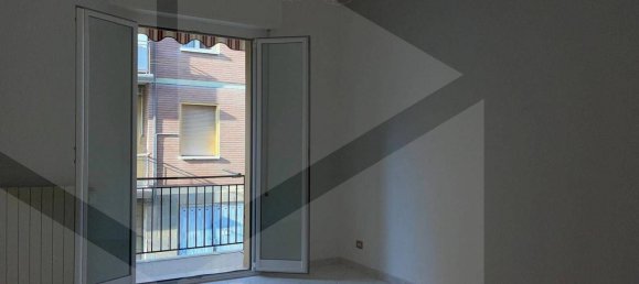 4 rooms Apartment in Bologna, Italy No. 21065 8