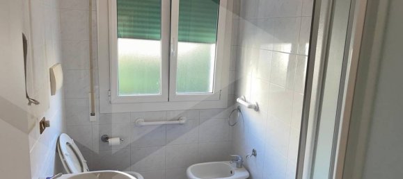 4 rooms Apartment in Bologna, Italy No. 21065 14