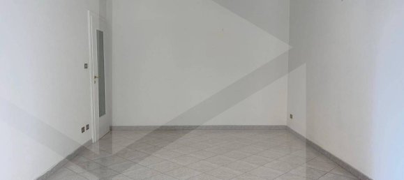 4 rooms Apartment in Bologna, Italy No. 21065 3