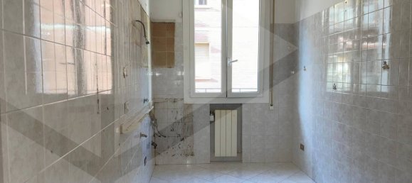 4 rooms Apartment in Bologna, Italy No. 21065 4