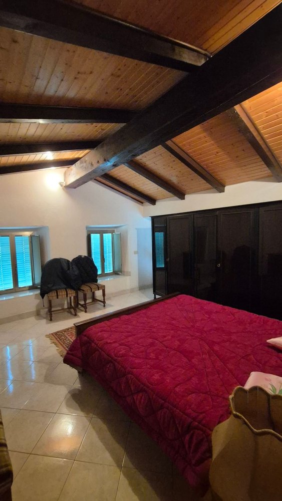 9 rooms House in Varzi, Italy No. 332710