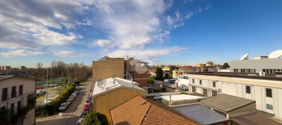 3-salle Appartement à Lissone, Italy No. 2307 11