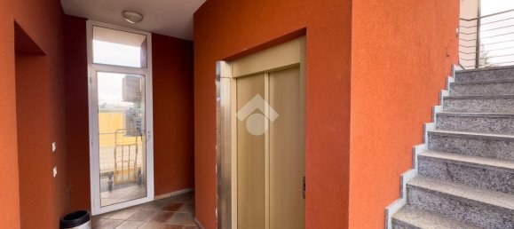 3-salle Appartement à Lissone, Italy No. 2307 2