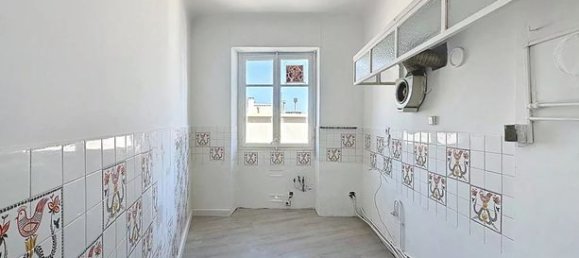 Apartamento de 2 dormitorios en Marseille, France No. 310930 3