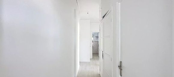 Apartamento de 2 dormitorios en Marseille, France No. 310930 6