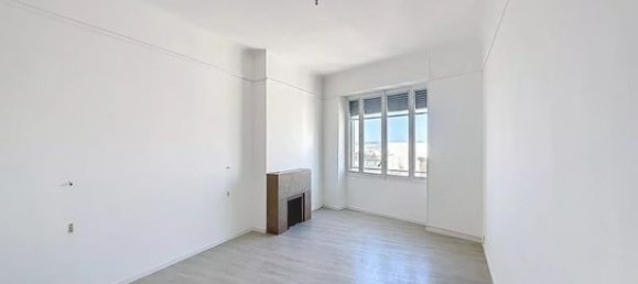 Apartamento de 2 dormitorios en Marseille, France No. 310930 4