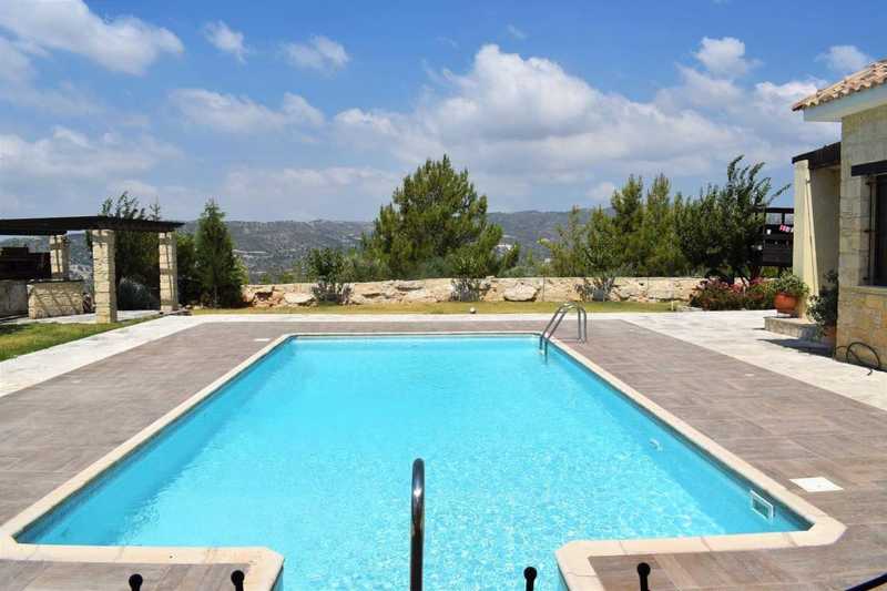 Дом с 4 спальнями в Дорос, Кипр № 10888