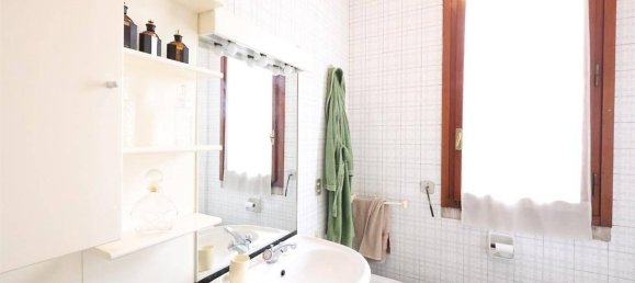 Apartamento de 3 dormitorios en Monza, Italy No. 237950 100