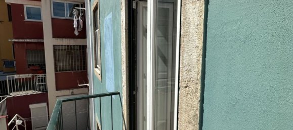 2 bedrooms Apartment in Lisbon, Portugal No. 186463 11