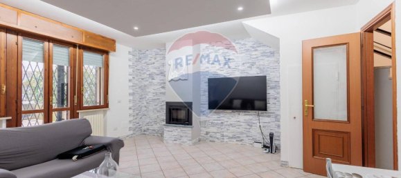 4 rooms House in Parma, Italy No. 171498 2