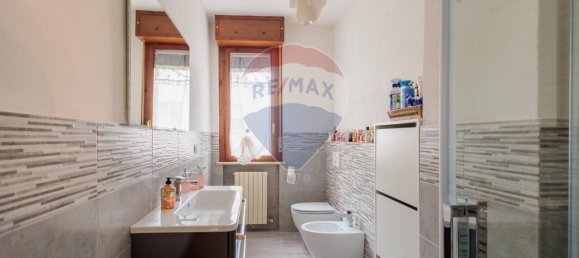 4 rooms House in Parma, Italy No. 171498 11