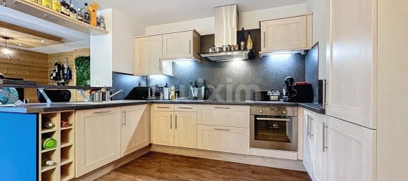 2-salle Appartement à Magland, France No. 341244 3