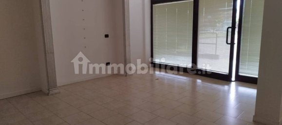 Коммерческая недвижимость с 2 комнатами в Польяно Миланезе, Италия № 164434 6