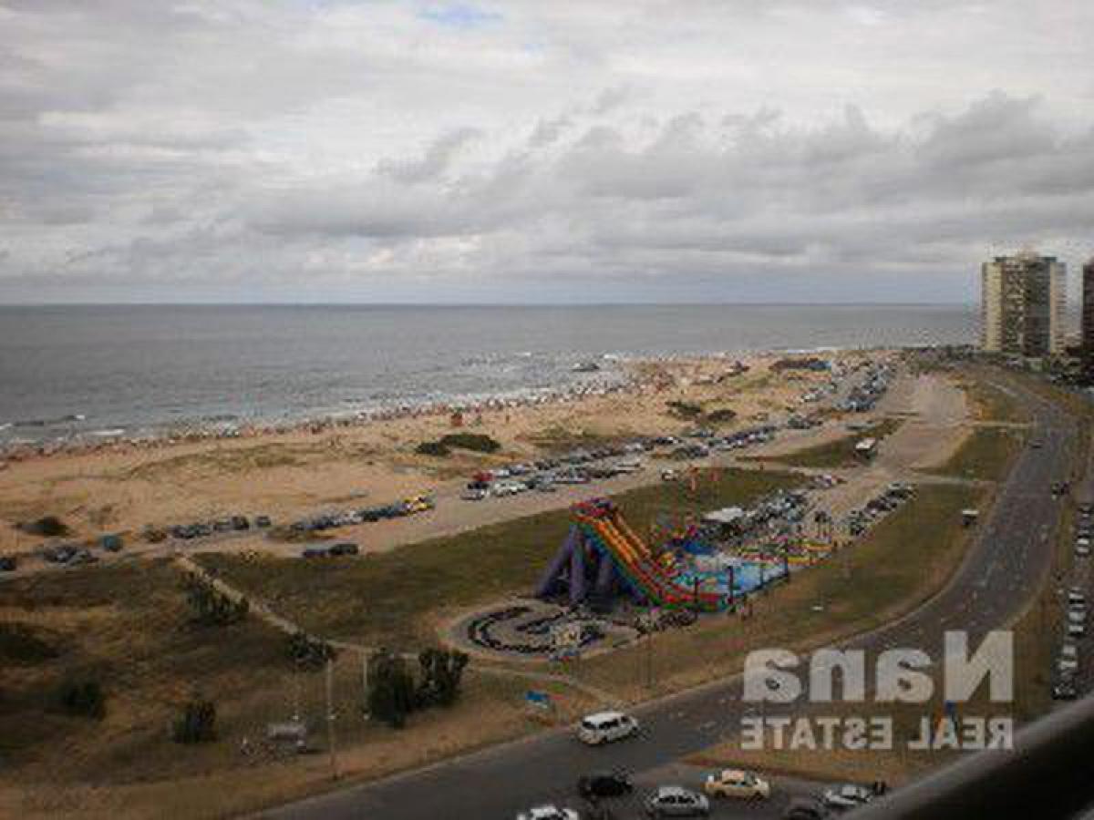 4 bedrooms Apartment in Maldonado, Uruguay No. 606